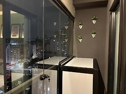 Estúdios com AC e Varanda na Bela Vista