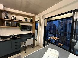 Estúdios com AC e Varanda na Bela Vista