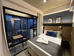 Estúdios com AC e Varanda na Bela Vista