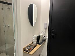 Estúdios com AC e Varanda na Bela Vista