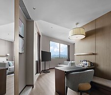 Doubletree By Hilton Yantai Golden Coast Hotel & Suites