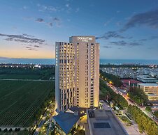 Doubletree By Hilton Yantai Golden Coast Hotel & Suites