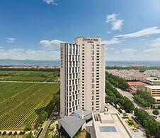 Doubletree By Hilton Yantai Golden Coast Hotel & Suites