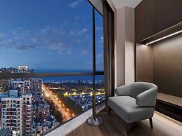 Doubletree By Hilton Yantai Golden Coast Hotel & Suites