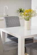 Modern With Parking by Renters Prestige