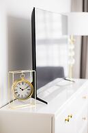 Modern With Parking by Renters Prestige