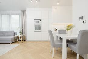 Modern With Parking by Renters Prestige