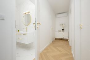 Modern With Parking by Renters Prestige