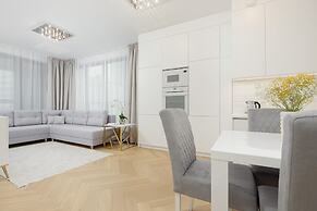 Modern With Parking by Renters Prestige