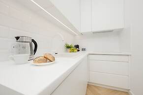 Modern With Parking by Renters Prestige