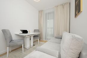 Modern With Parking by Renters Prestige