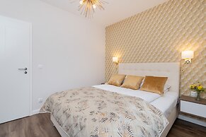 Elegant Apartment Gdańsk by Renters