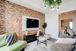 SkyTree Modern Suites