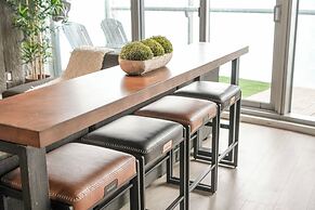 SkyTree Modern Suites