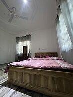 Serene Getaway 5 bedroom duplex