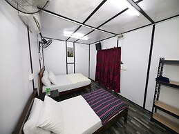 OYO 90960 Rajawali D'cabin Chalet Room