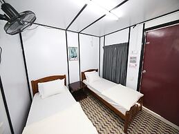 OYO 90960 Rajawali D'cabin Chalet Room