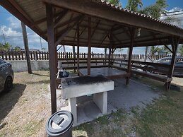 OYO 90968 Teratak Samuderakita Chalet