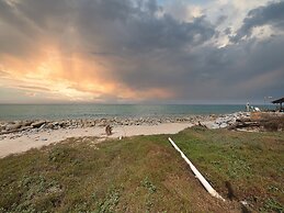 OYO 90968 Teratak Samuderakita Chalet