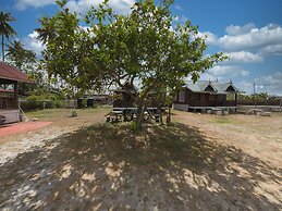 OYO 90968 Teratak Samuderakita Chalet