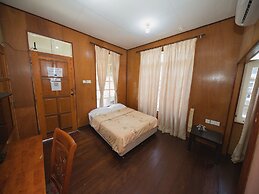 OYO 90968 Teratak Samuderakita Chalet