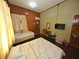 OYO 90968 Teratak Samuderakita Chalet