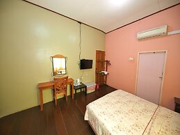 OYO 90968 Teratak Samuderakita Chalet