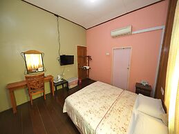 OYO 90968 Teratak Samuderakita Chalet