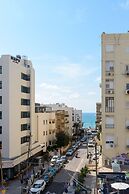 Bauhaus 2BR with Sea View by FeelHome