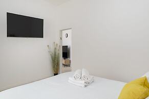 Bauhaus 2BR with Sea View by FeelHome