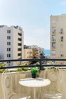 Bauhaus 2BR with Sea View by FeelHome