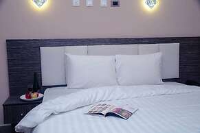 Mo-House Hotel and Event Center