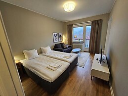 Live and Stay Lagerbring