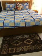 D Dov Guest House