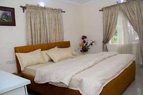 D Dov Guest House