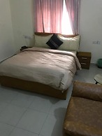 D Dov Guest House