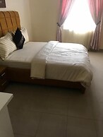 D Dov Guest House