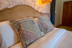 The Sheep and Penguin