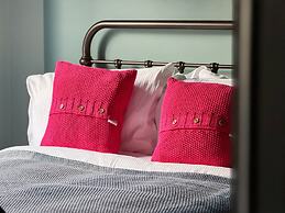 The Sheep and Penguin