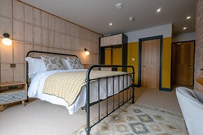 The Sheep and Penguin