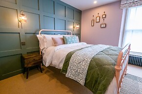 The Sheep and Penguin