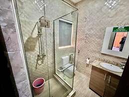 Ten15 Hotel & Suites