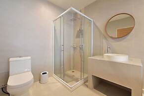 Ratchathewi Hyde Away