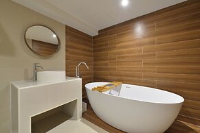 Ratchathewi Hyde Away