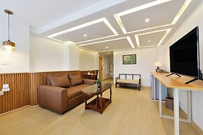 Ratchathewi Hyde Away