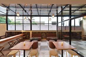 Ratchathewi Hyde Away