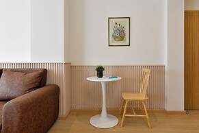 Ratchathewi Hyde Away