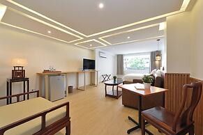 Ratchathewi Hyde Away