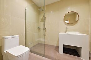 Ratchathewi Hyde Away