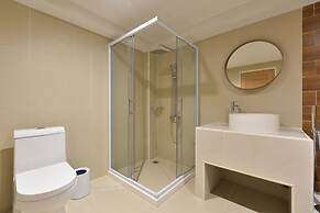 Ratchathewi Hyde Away